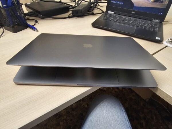 MacBookPro 2019 16" 32GB RAM 500SSD i7! - Imagen 6
